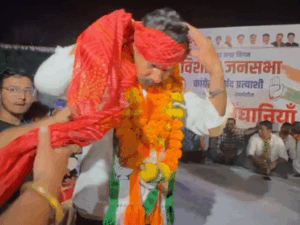 जयपुर में मुख्यमंत्री के नजदीकी मुकेश के सामने पूर्व नेता-प्रतिपक्ष:वार्ड-49 में BJP-कांग्रेस की सीधी टक्कर, सीनियर नेताओं की प्रतिष्ठा दांव पर